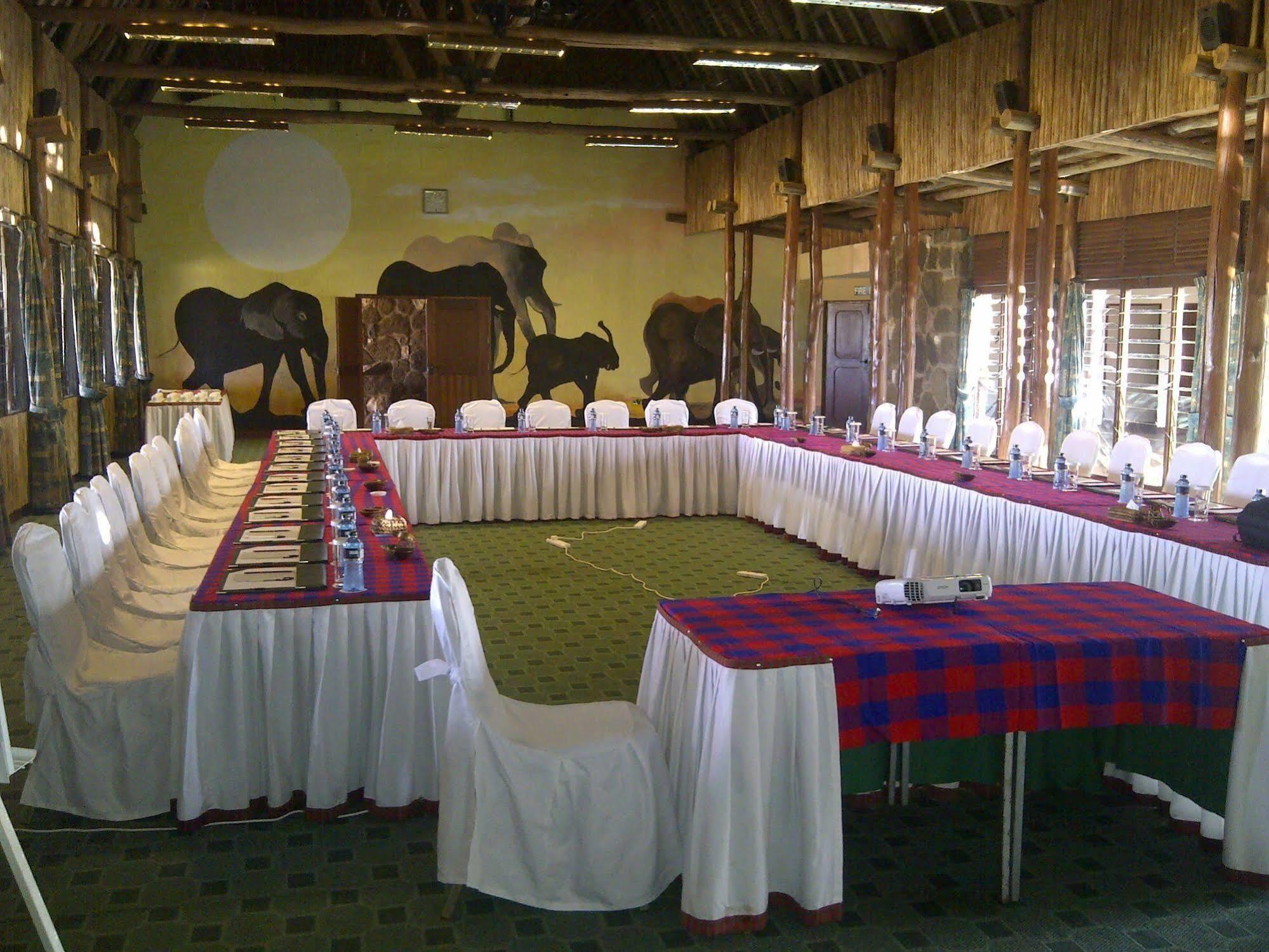 Kilaguni Serena Safari Lodge Tsavo Luaran gambar